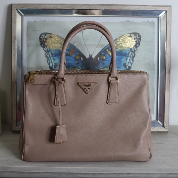 THE ORIGINAL Blush Nude Prada Galleria Saffiano Handbag - Picture 6 of 13
